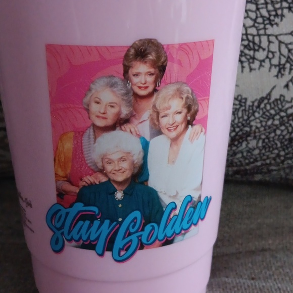 3 For $25🚨Golden Girls "Stay Golden" 32oz Travel Tumbler NWT - Picture 2 of 5